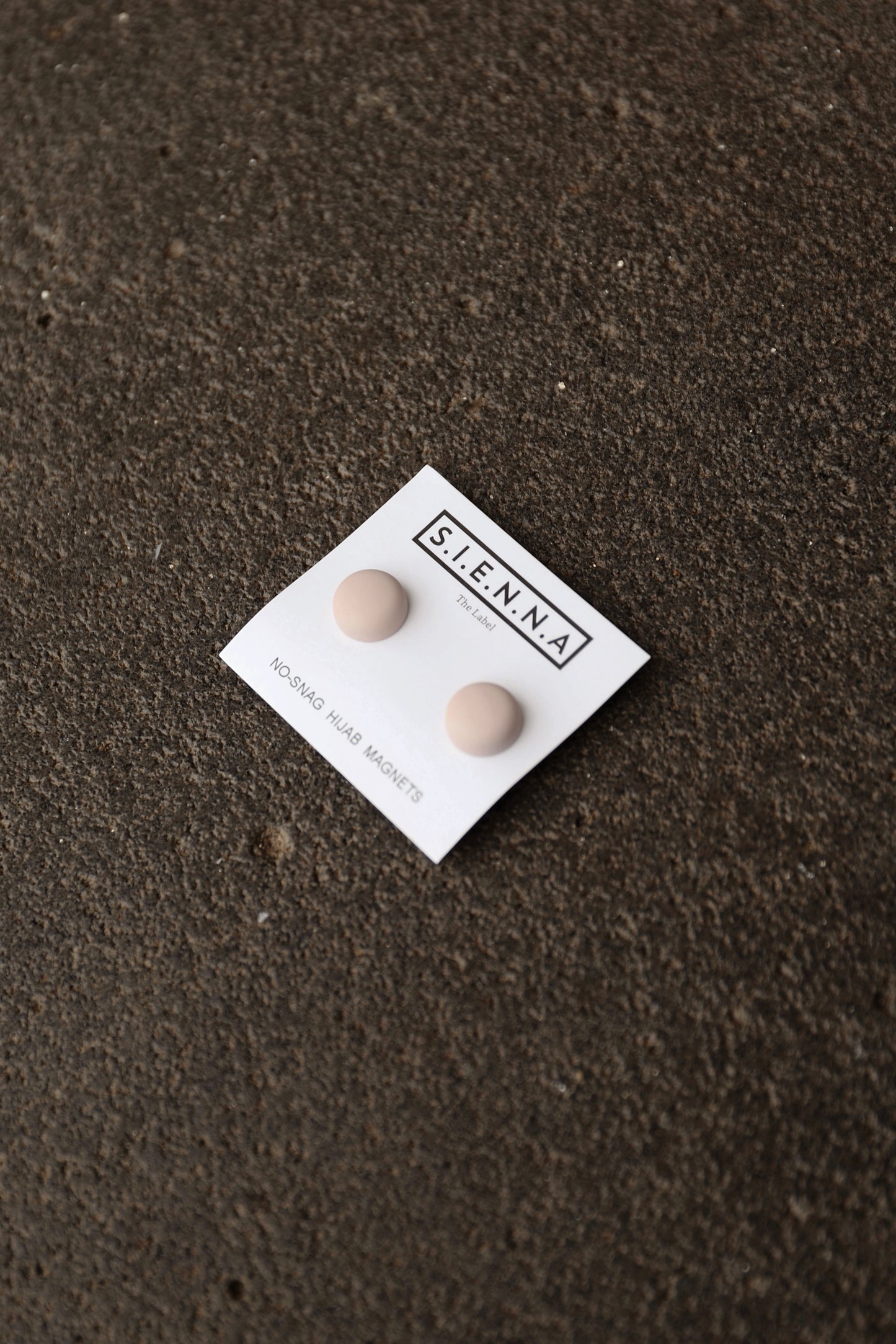 Cream Non-Snag Magnet